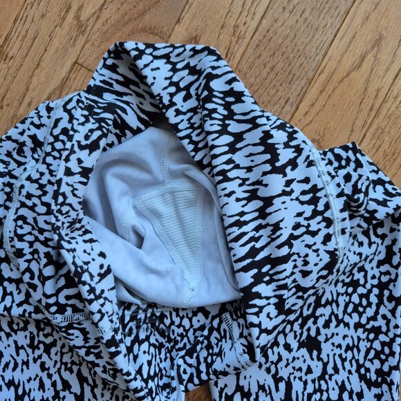 Athleta Elation Capri Leggings Black White Ocelot Workout Gym Yoga Small - Picture 9 of 12